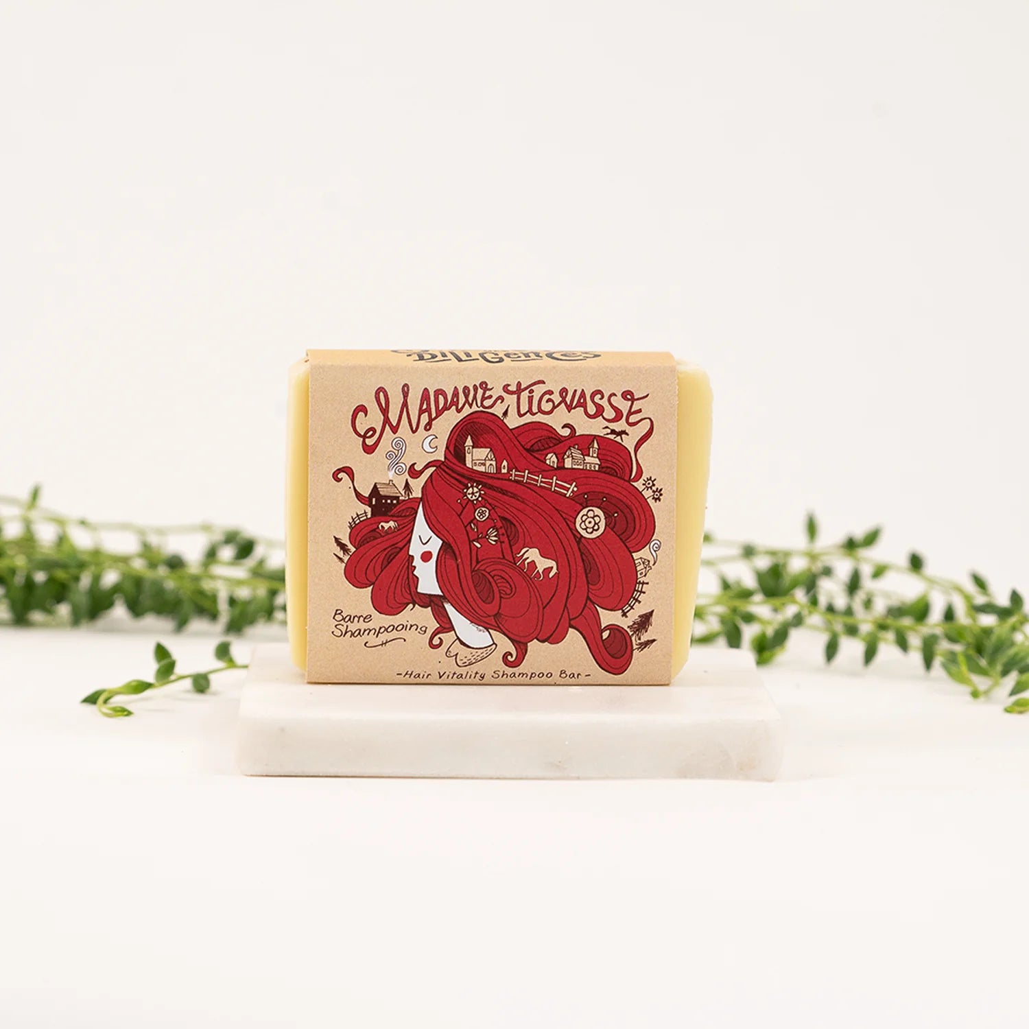 Barre de shampoing solide Madame Tignasse de la Savonnerie des Diligences, dans son emballage.