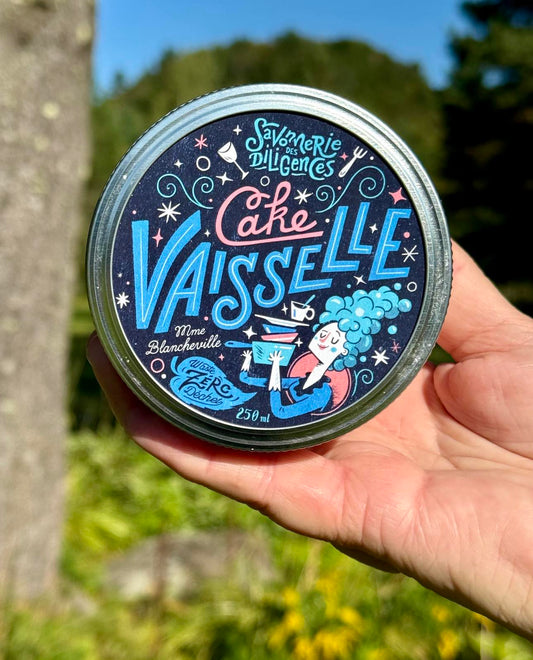 Cake vaisselle solide Mme Blancheville dans son pot en céramique, par la Savonnerie des Diligences.