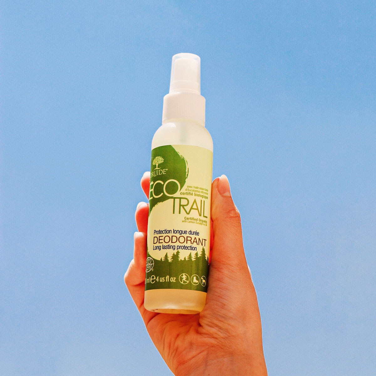 Déodorant spray longue durée de plein air EcoTrail de Druide, à l'eucalyptus et au cèdre.