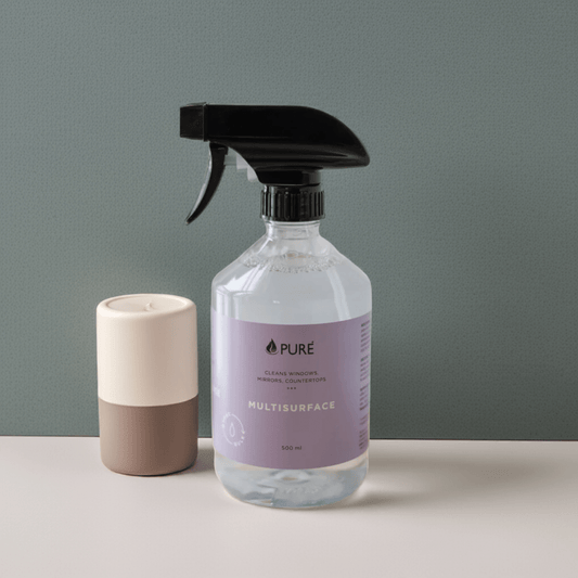 Bouteille de nettoyant multisurface écologique PURE, prêt à l'emploi et fait au Québec.