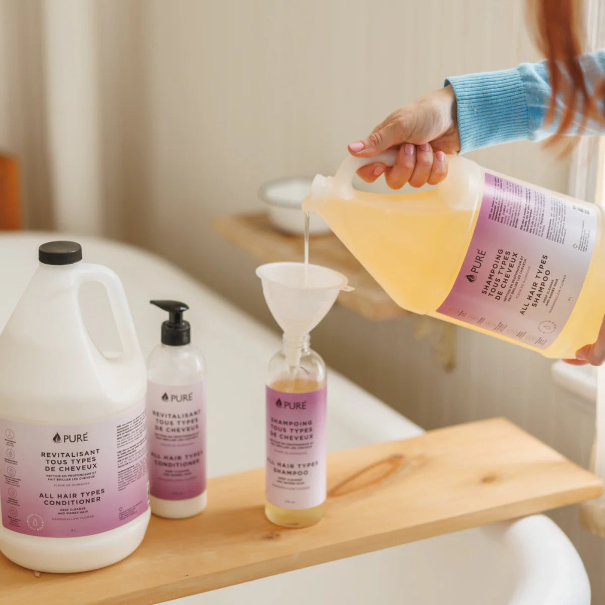 Shampoing écologique pour tous types de cheveux, de la marque PURE - Format recharge 4L.